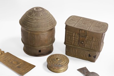 Lot 279 - A collection of metalwares