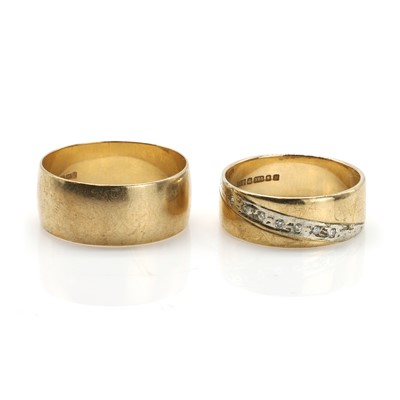 Lot 331 - Two 9ct gold wedding rings