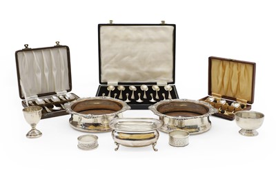 Lot 21 - A collection of silver items
