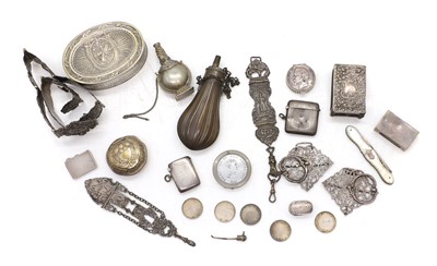 Lot 24 - A collection of silver items