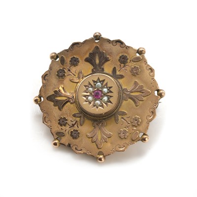 Lot 21 - A Victorian 9ct gold ruby and split pearl brooch