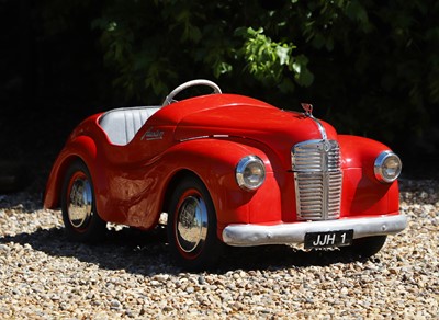 Lot 38 - A 1950s Austin J40 pedal car