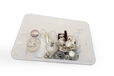 Lot 28 - A good selection of silver plated tableware