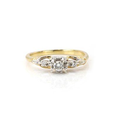 Lot 96 - A diamond three stone ring