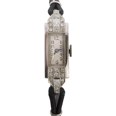 Lot 549 - A ladies' Art Deco diamond mechanical cocktail strap watch