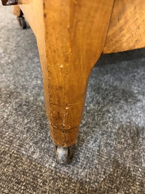 Lot 11 - Arts and Crafts