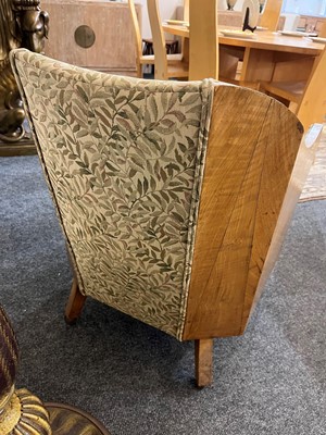 Lot 11 - Arts and Crafts