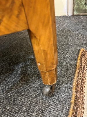 Lot 11 - Arts and Crafts