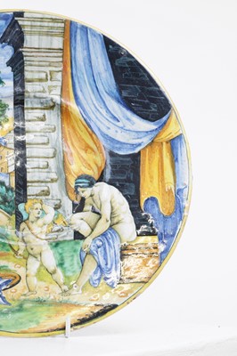 Lot 113 - An Urbino maiolica mythological istoriato plate