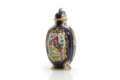 Lot 200 - A Worcester porcelain style vase and cover