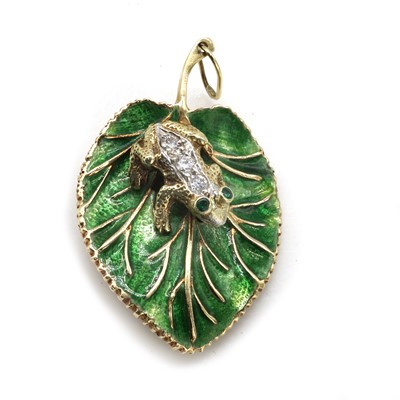 Lot 215 - A diamond and enamel frog pendant/brooch