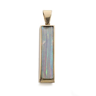 Lot 219 - A boulder opal pendant