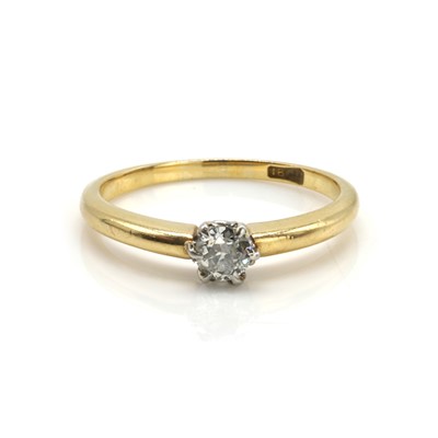 Lot 103 - A diamond single stone ring
