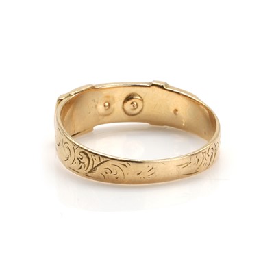 Lot 32 - A 15ct gold turquoise buckle ring