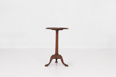 Lot 203 - A George II mahogany candlestand