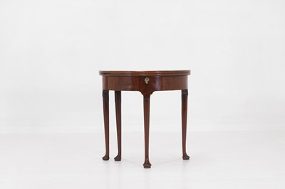 Lot 136 - A small George II mahogany tea table