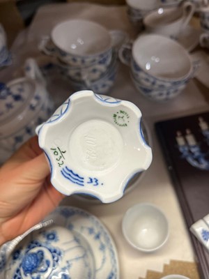 Lot 207 - An extensive Royal Copenhagen 'Blue Fluted' porcelain service