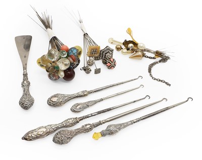 Lot 206 - A collection of hat pins