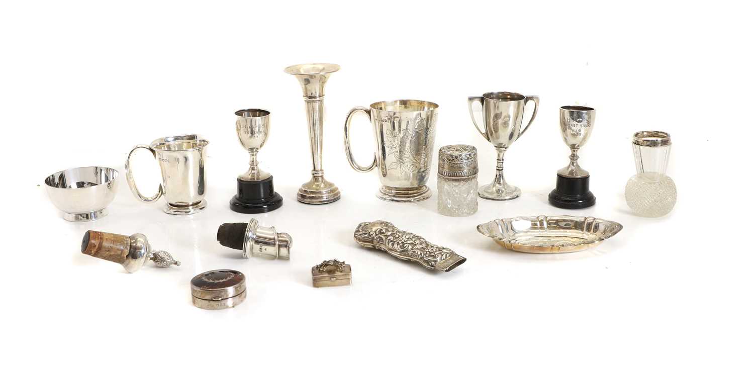 Lot 14 - A collection of silver items