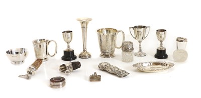 Lot 14 - A collection of silver items