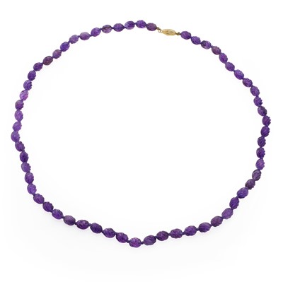 Lot 208 - A single row amethyst bead necklace