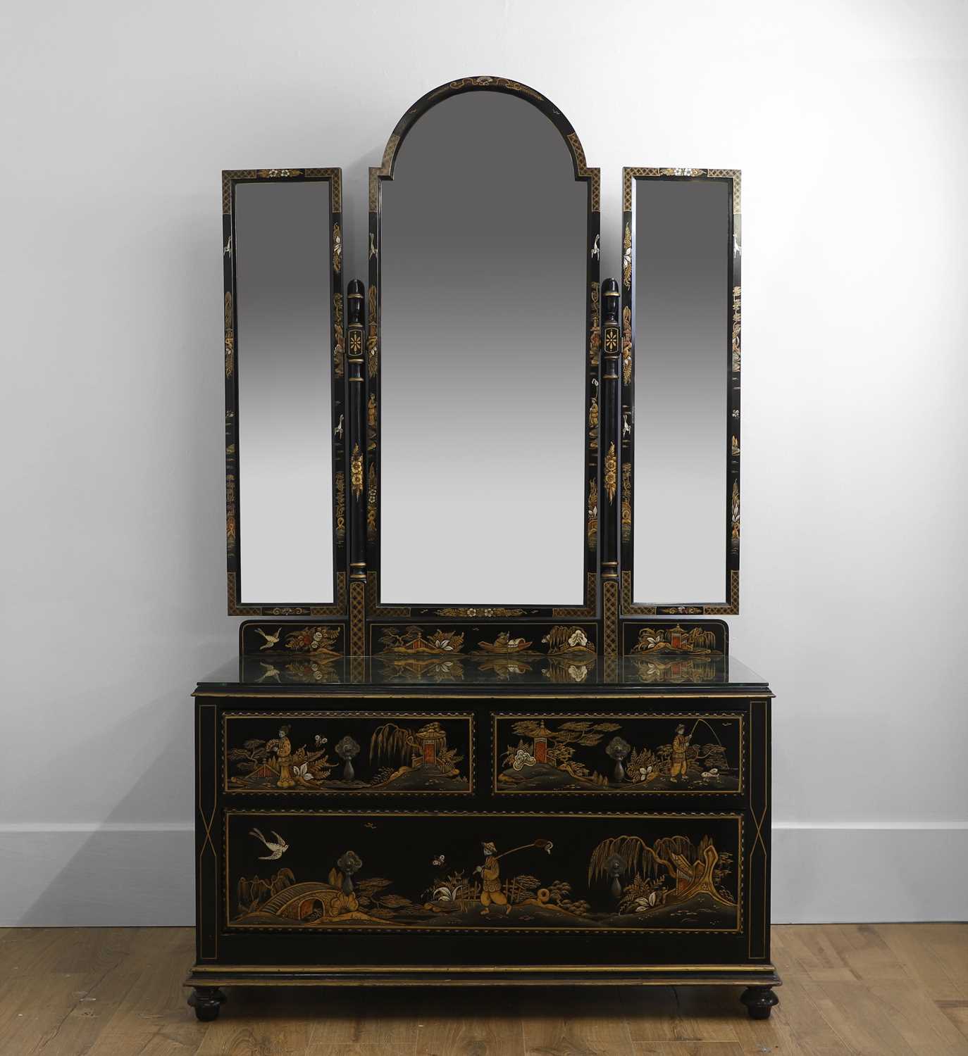 Lot 492 - A lacquered chinoiserie dressing table