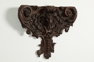 Lot 131 - A carved oak corbel