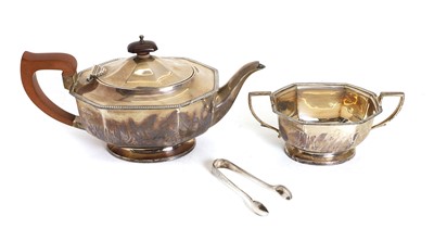 Lot 42 - A silver teapot