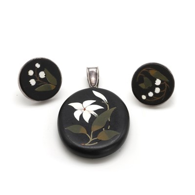 Lot 360 - A pietra dura pendant and earring set