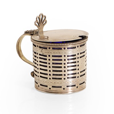 Lot 11 - A George III silver mustard pot