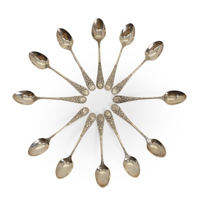 Lot 7 - A Victorian cased set of twelve silver coffee spoons