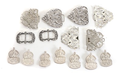 Lot 83 - An Edwardian silver nurse's buckle