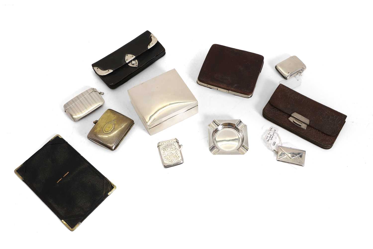 Lot 80 - An Edwardian silver vesta