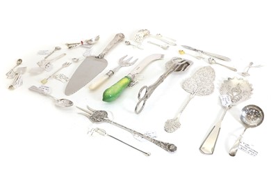 Lot 45 - A set of silver coffee spoons
