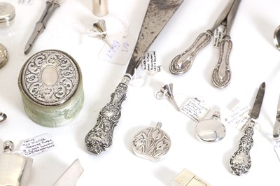 Lot 75 - An 800 silver lipstick case