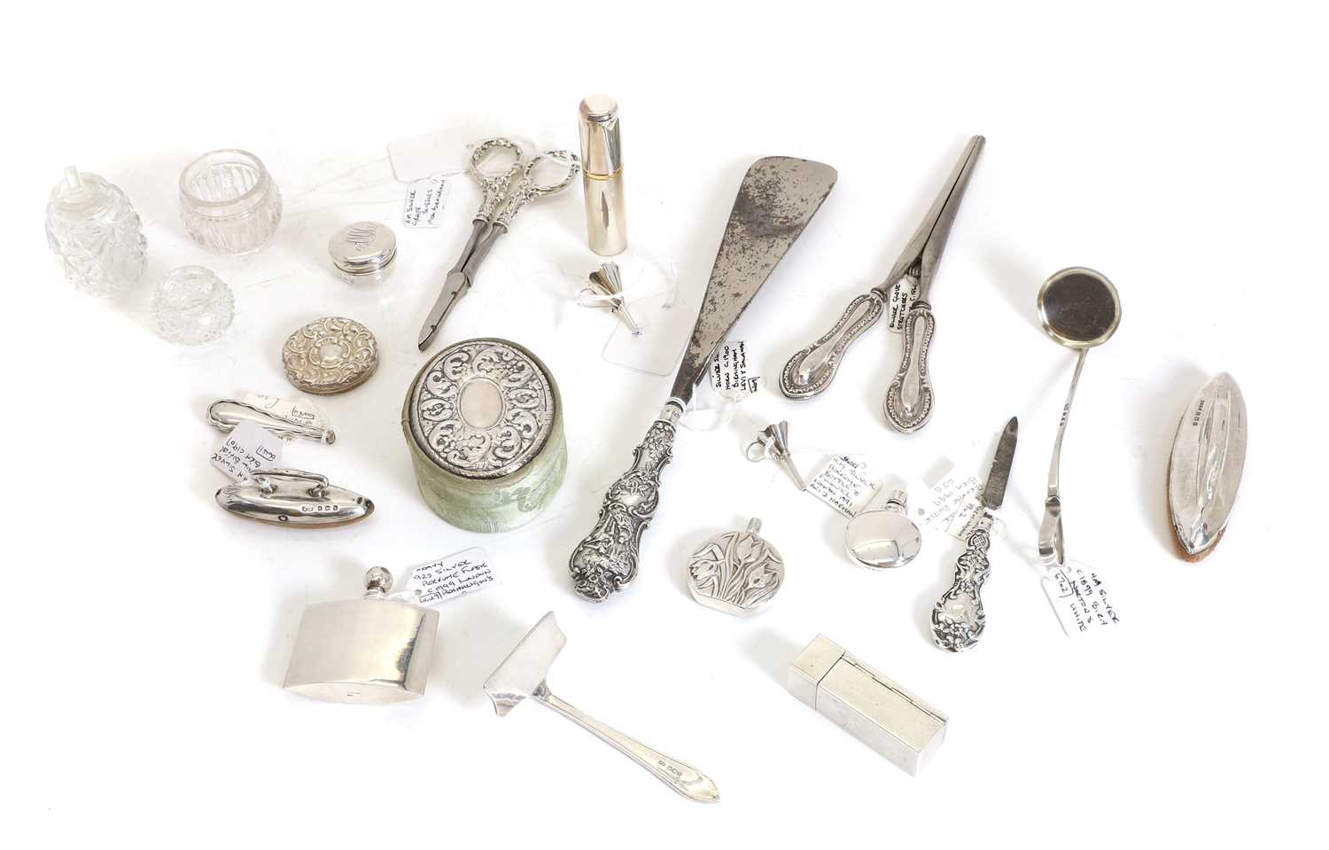 Lot 75 - An 800 silver lipstick case