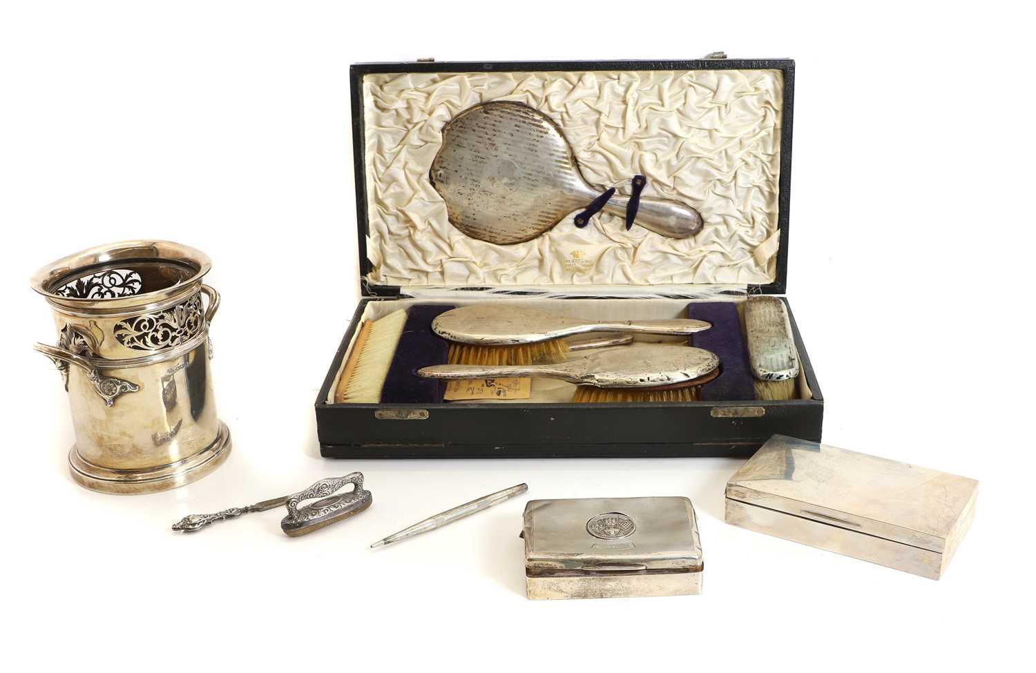 Lot 13 - A collection of silver items