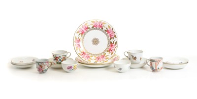 Lot 214 - A collection of porcelain