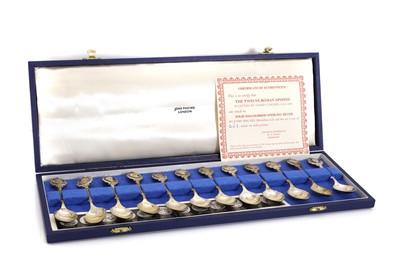 Lot 34 - A set of silver 'Roman' teaspoons