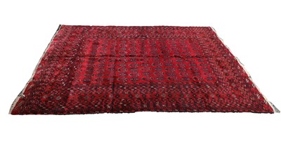 Lot 461 - A Turkoman wool rug
