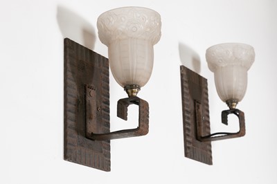 Lot 319 - A set of four Art Deco-style wall lights