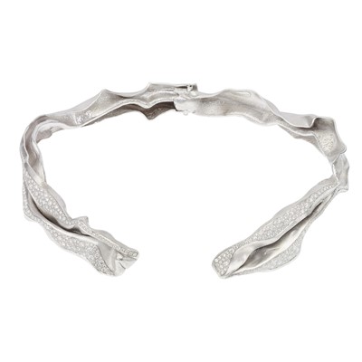 Lot 254 - Ken Bolan and Marinette Domon: a white gold diamond 'Touche de Soie' necklace