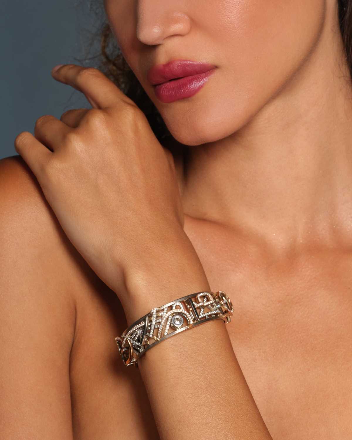 Lot Ken Bolan and Marinette Domon: a diamond 'Jazz' bangle