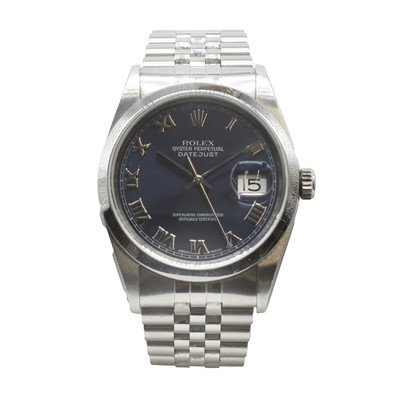 Lot 282 - A gentlemen's stainless steel Rolex Datejust automatic bracelet watch, c.2000