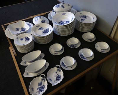 Lot 224 - A Royal Copenhagen 'Blue Flowers' pattern porcelain dinner service