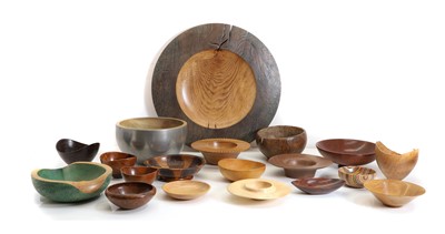 Lot 352 - A collection of turned wooden bowls