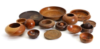 Lot 351 - A collection of turned wood bowls