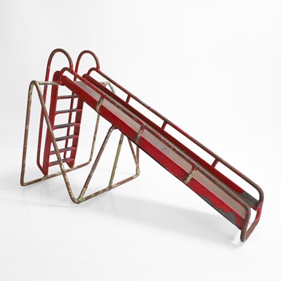 Lot 109 - A circus slide for performing parrots
