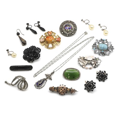 Lot 439 - A collection of silver and costume jewellery