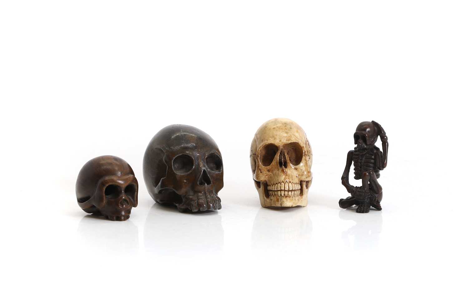 Lot 327 - A collection of skulls